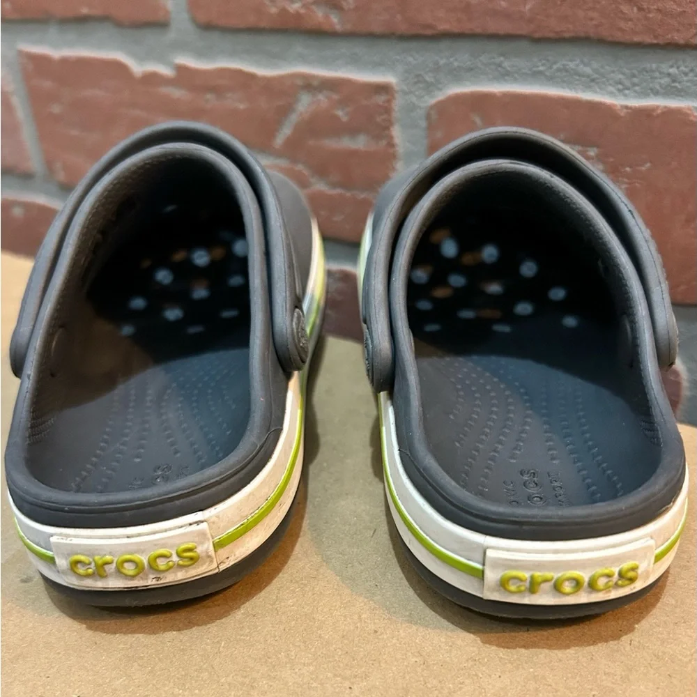 Crocs little boys,kids gray w/green size 7 toddler